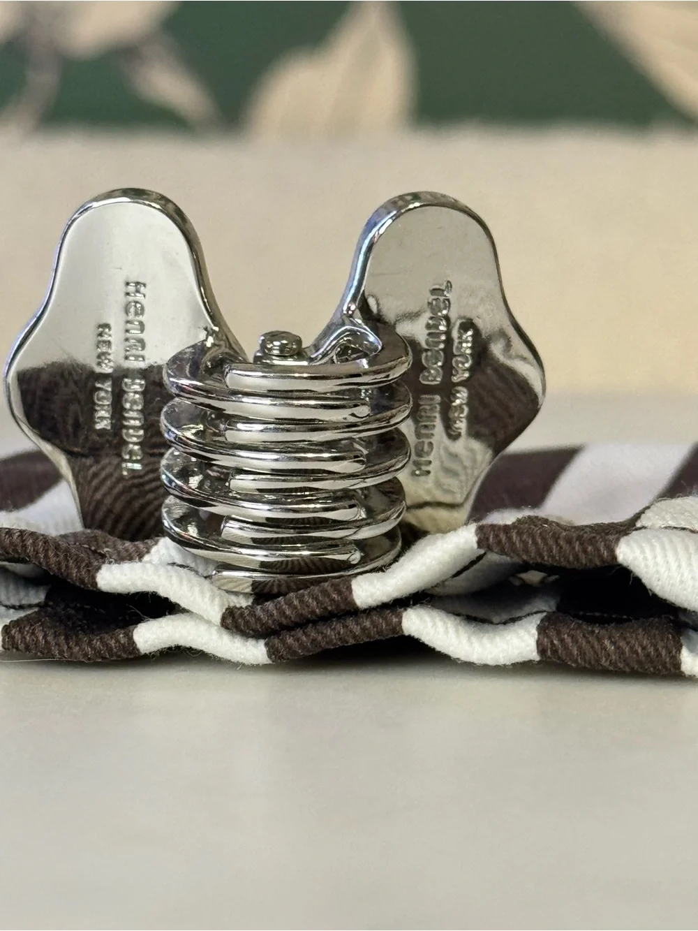 henri bendel Silver Crystal-Embellished Mini Hair Claw w/Dusty EUC